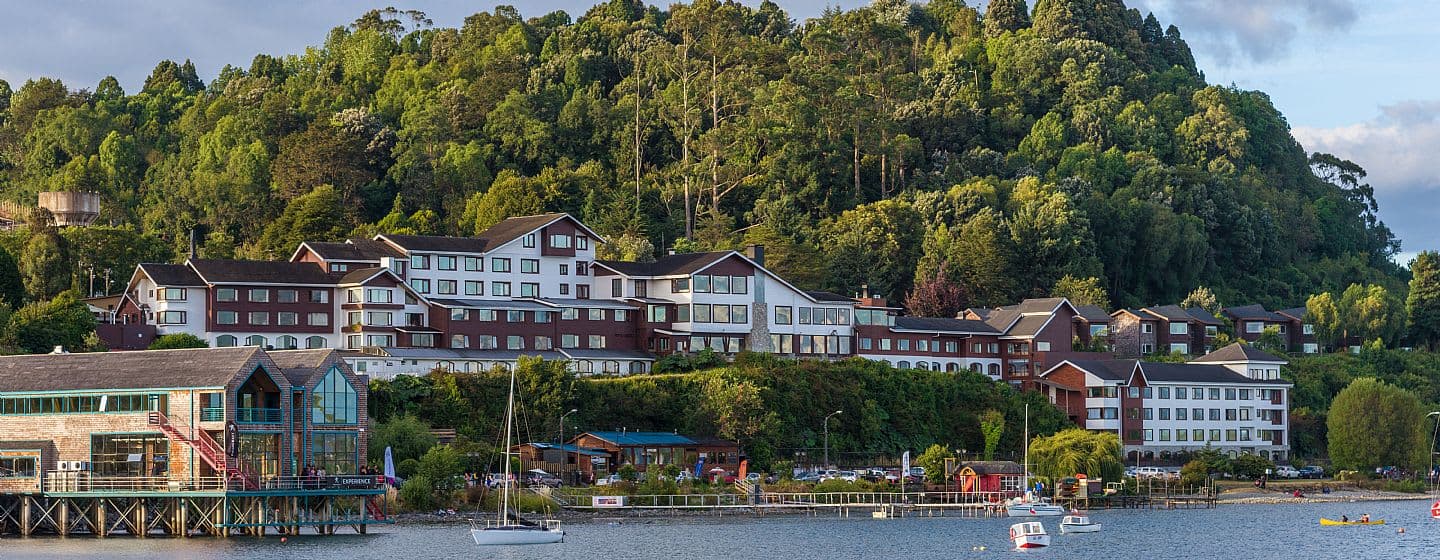 Hotel y Cabañas del Lago